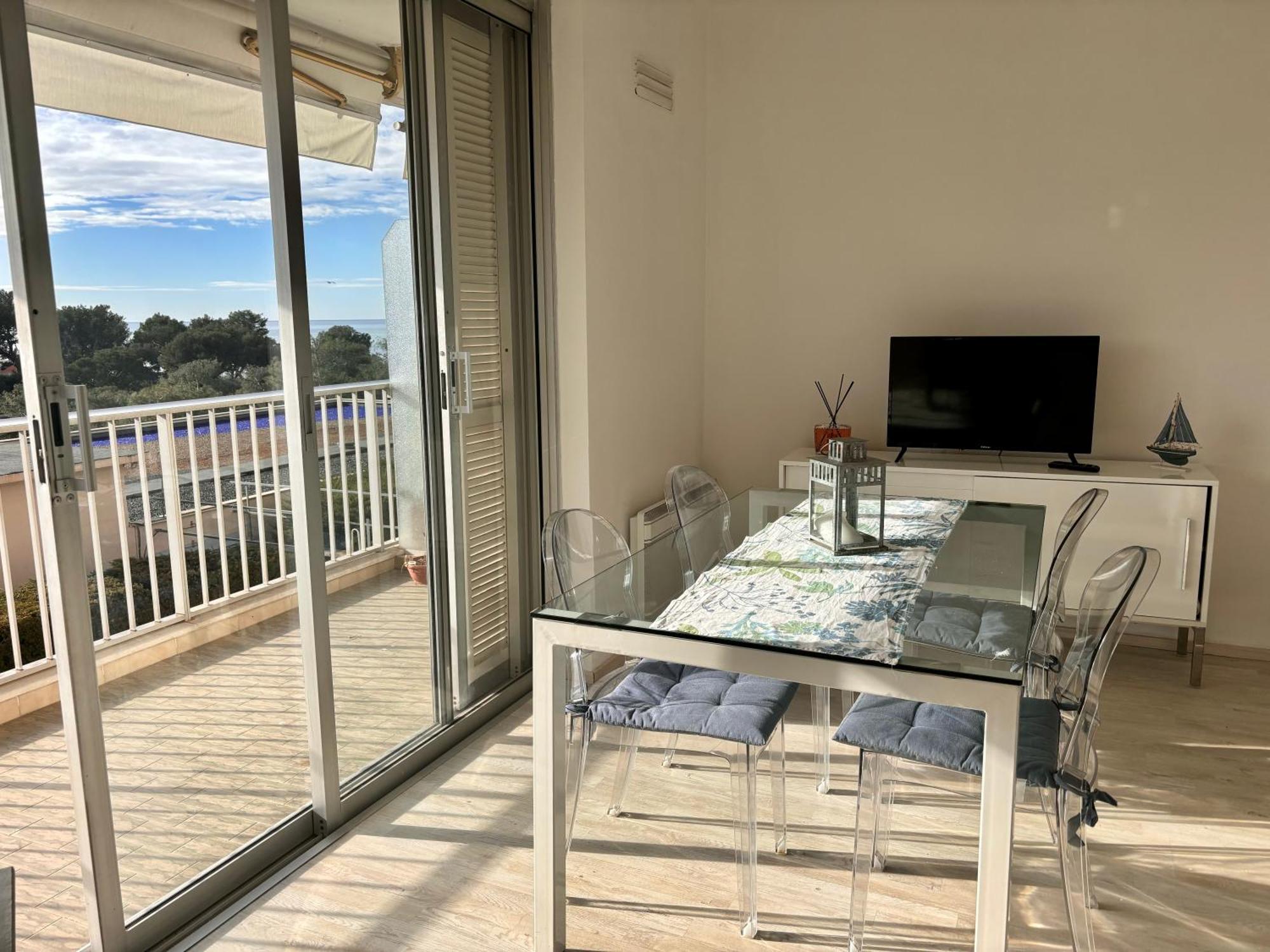 French Riviera With Swimming Pool And Free Parking Near Monaco Appartement